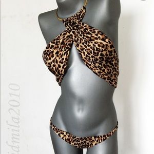 NWOT leopard monokini with gold clasp closure